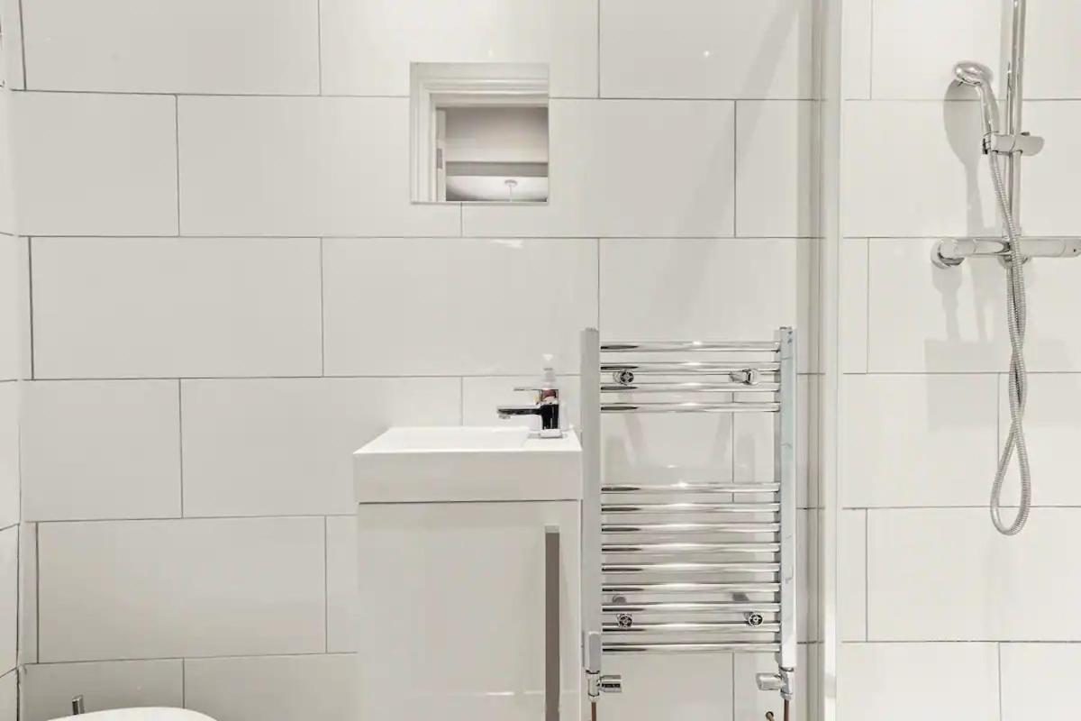 Elegant Flat - Sleeps 8 Apartman Bristol Kültér fotó